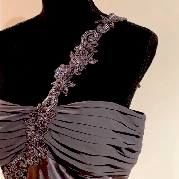 🍒 Le Chateau Satin & Crepe Dress!! - Picture 3 of 8